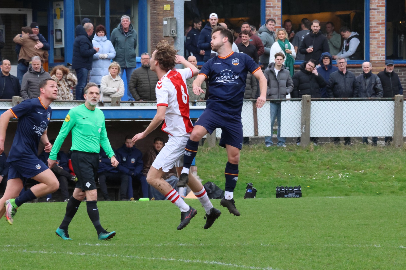 Achter dicht en één doelpunt Egmond genoeg voor zege