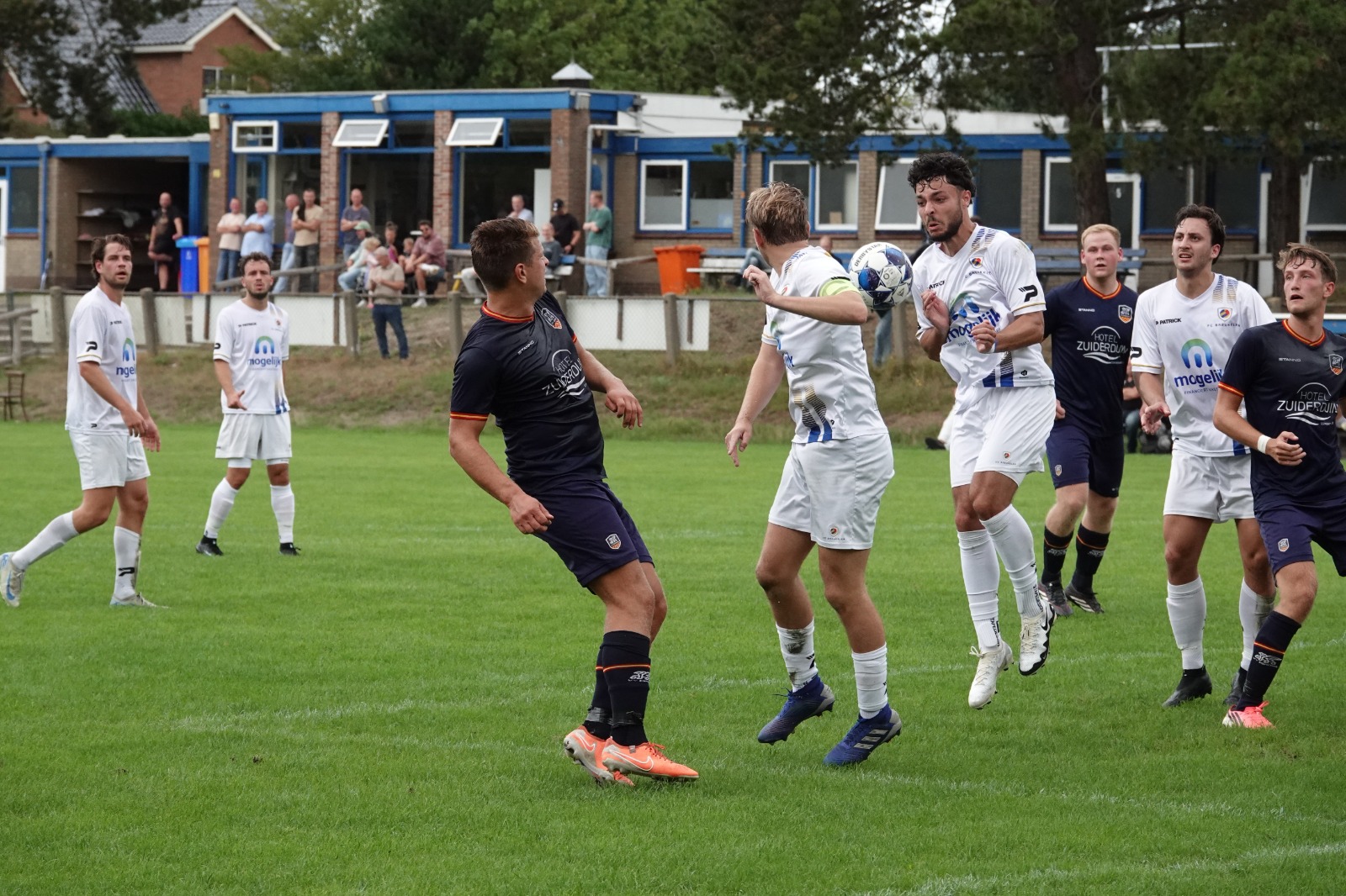 Egmond wint doelpuntenfestijn