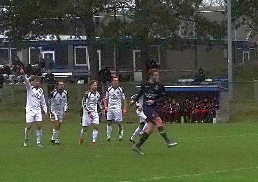 VV Egmond (met wat pech) geeft de tweede helft weg